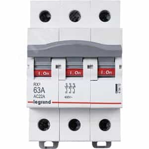 Купить Выключатели-разъединители RX3 - 3П - 63 А - 3 модуля (419413) Выключатели-разъединители RX3 - 3П - 63 А - 3 модуля (419413)